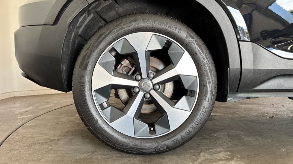 Volvo XC40 2.0 B4P Plus Dark 5dr Auto Petrol Estate - Image 7