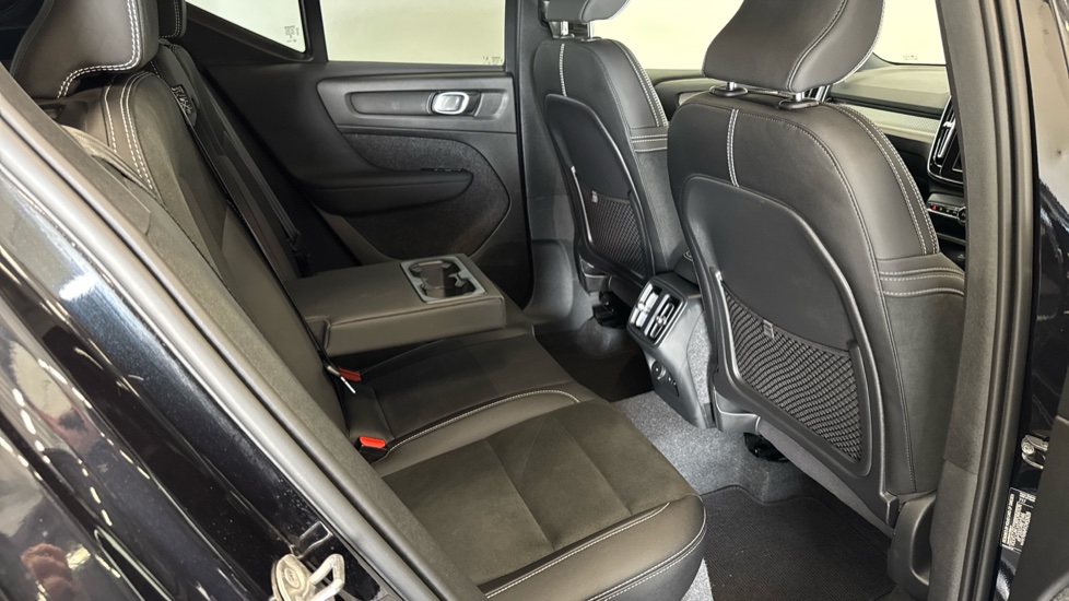 Volvo XC40 2.0 B4P Plus Dark 5dr Auto Petrol Estate - Image 22