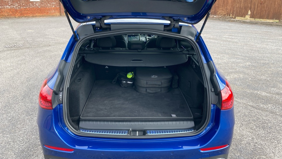 Mercedes-Benz C-Class C300e AMG Line Premium [Pan Roof] 5dr 9G-Tronic Estate - Image 4