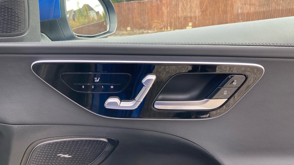 Mercedes-Benz C-Class C300e AMG Line Premium [Pan Roof] 5dr 9G-Tronic Estate - Image 32