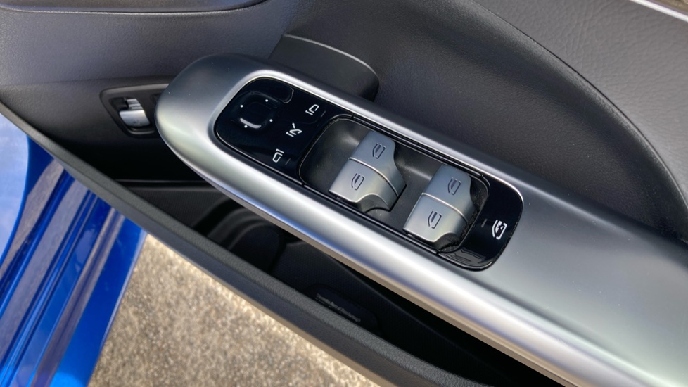 Mercedes-Benz C-Class C300e AMG Line Premium [Pan Roof] 5dr 9G-Tronic Estate - Image 33