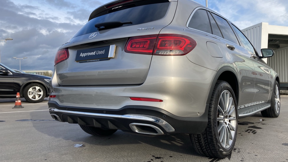 Mercedes-Benz GLC 220d 4Matic AMG Line Premium 5dr 9G-Tronic Diesel Estate - Image 25