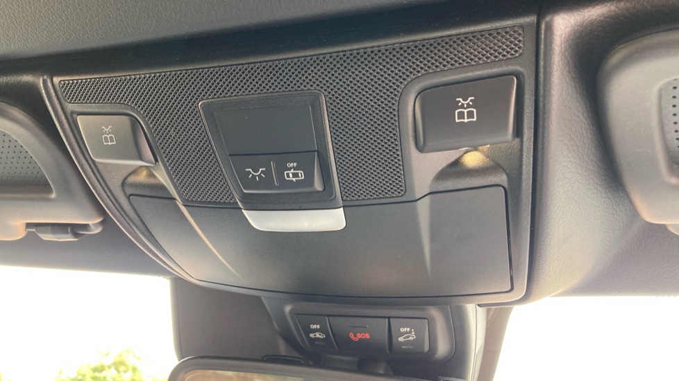 Mercedes-Benz SLC 300 AMG Line 2dr 9G-Tronic Petrol Roadster - Image 33