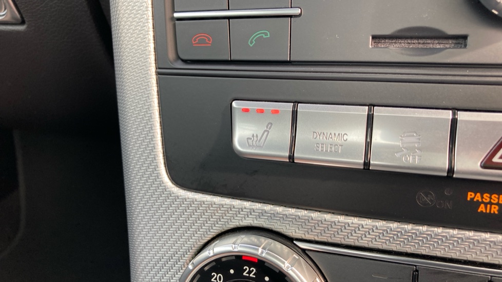 Mercedes-Benz SLC 300 AMG Line 2dr 9G-Tronic Petrol Roadster - Image 40