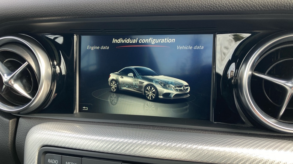 Mercedes-Benz SLC 300 AMG Line 2dr 9G-Tronic Petrol Roadster - Image 43