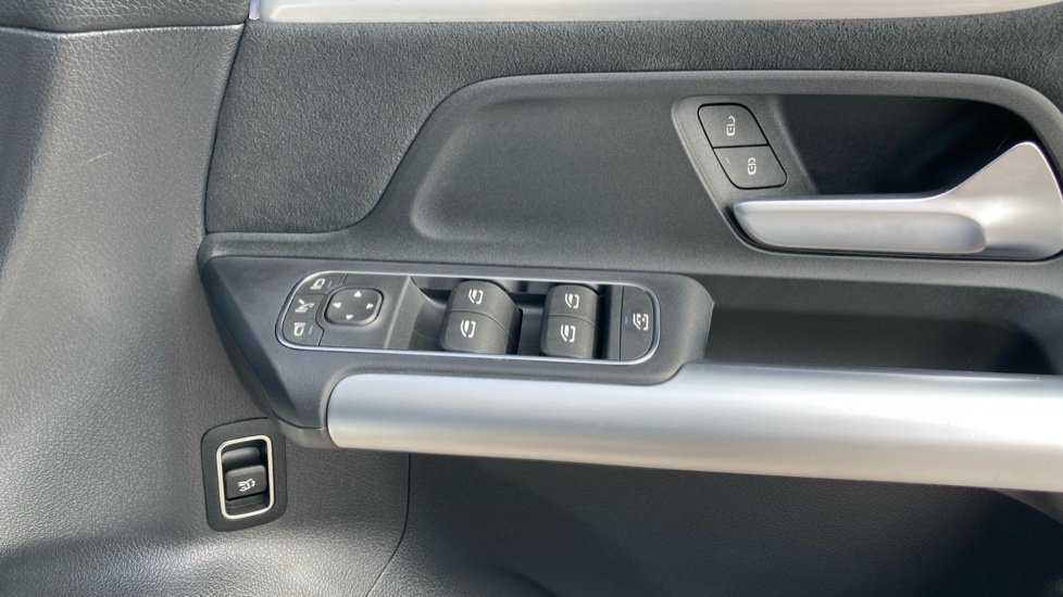 Mercedes-Benz GLA 200 AMG Line Premium 5dr Auto Petrol Hatchback - Image 31
