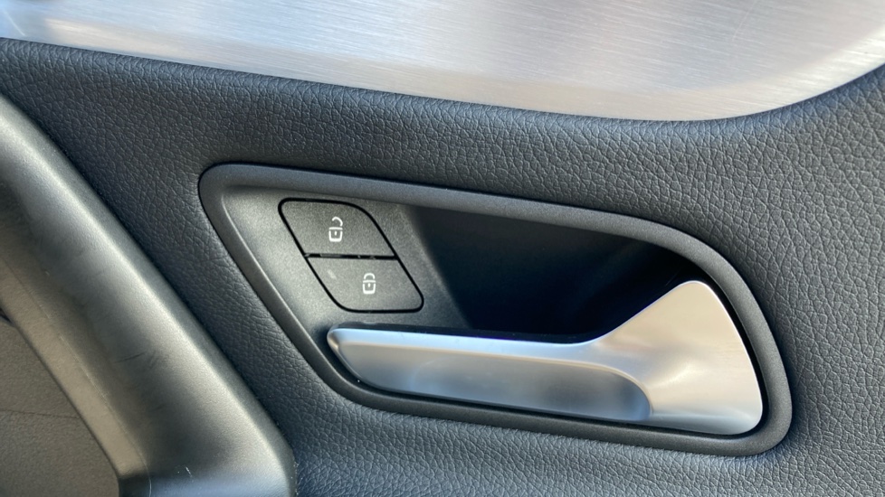 Mercedes-Benz CLA 180 AMG Line Premium Plus 5dr Tip Auto Petrol Estate - Image 32