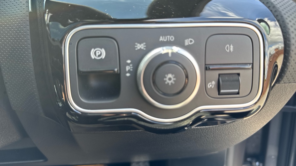 Mercedes-Benz A-Class A180 AMG Line Premium Plus 5dr Auto Petrol Hatchback - Image 35