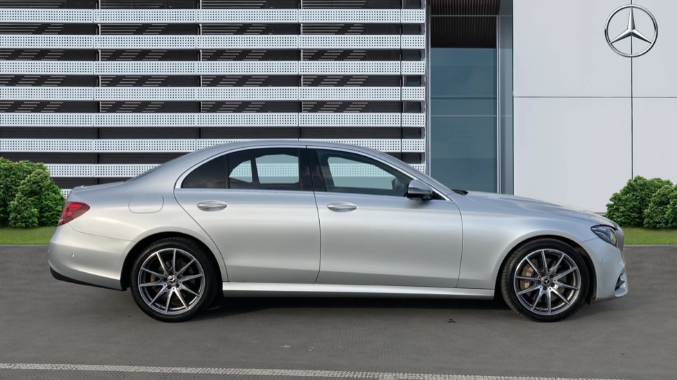 Mercedes-Benz E-Class E350d AMG Line Edition Premium 4dr 9G-Tronic Diesel Saloon - Image 5