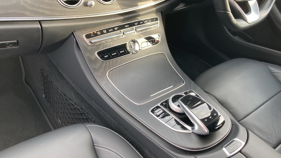 Mercedes-Benz E-Class E350d AMG Line Edition Premium 4dr 9G-Tronic Diesel Saloon - Image 13