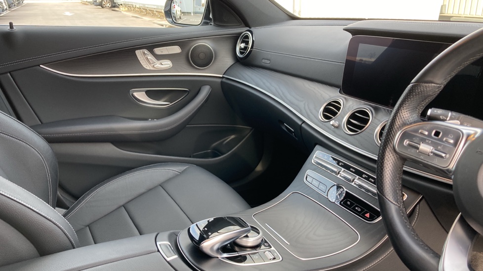 Mercedes-Benz E-Class E350d AMG Line Edition Premium 4dr 9G-Tronic Diesel Saloon - Image 14