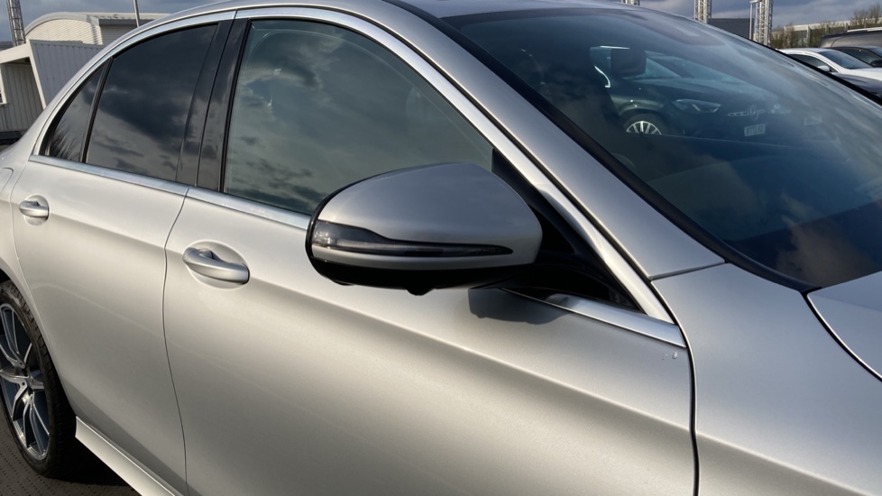 Mercedes-Benz E-Class E350d AMG Line Edition Premium 4dr 9G-Tronic Diesel Saloon - Image 24