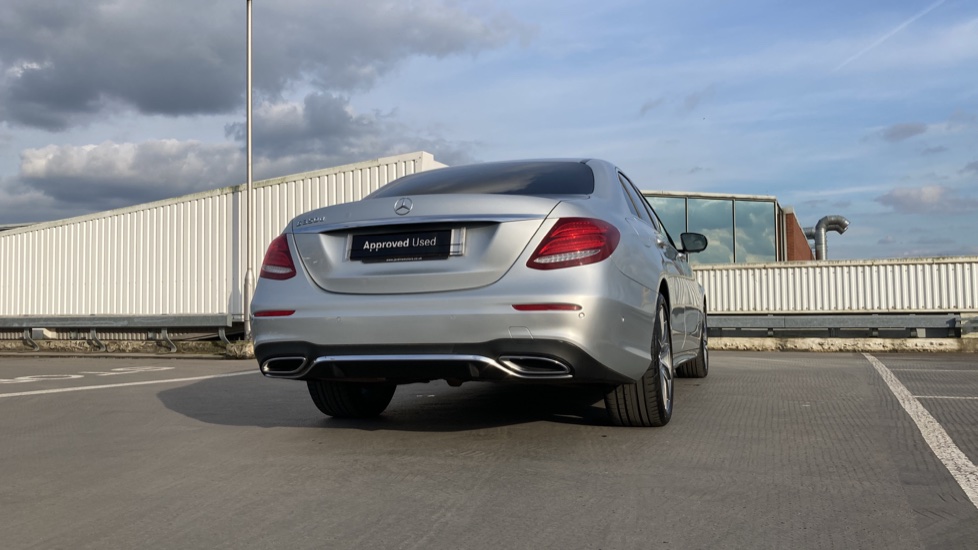 Mercedes-Benz E-Class E350d AMG Line Edition Premium 4dr 9G-Tronic Diesel Saloon - Image 25