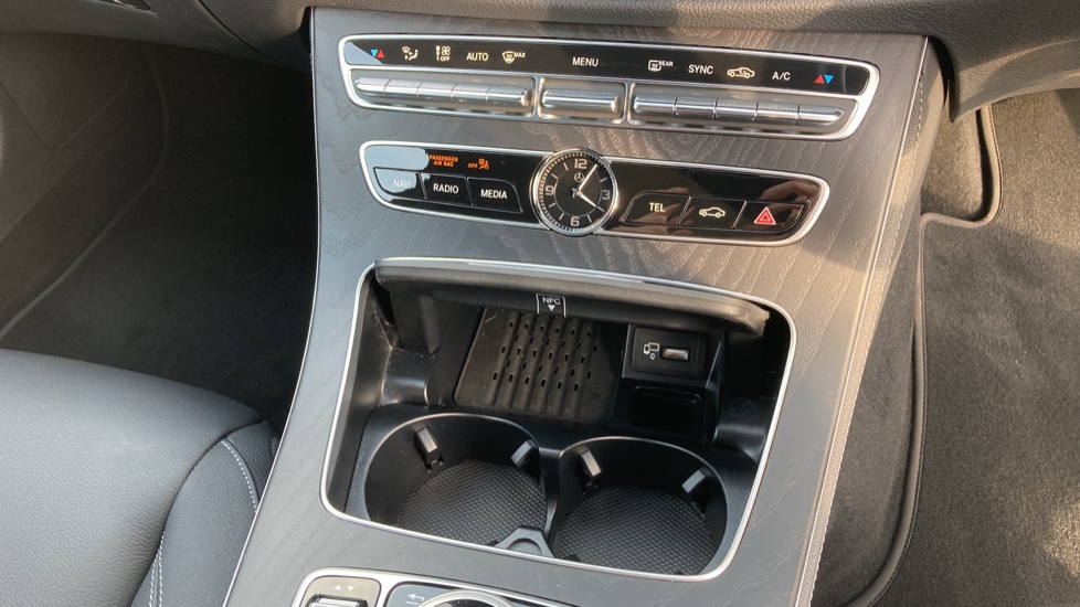Mercedes-Benz E-Class E350d AMG Line Edition Premium 4dr 9G-Tronic Diesel Saloon - Image 41