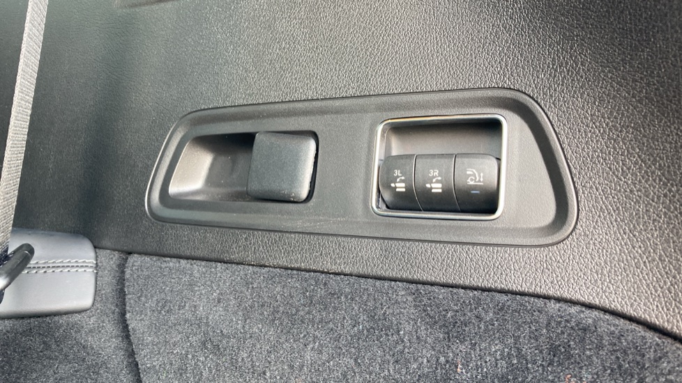 Mercedes-Benz GLS 400d 4Matic Night Ed Exec 5dr 9G-Tron Diesel Estate - Image 32