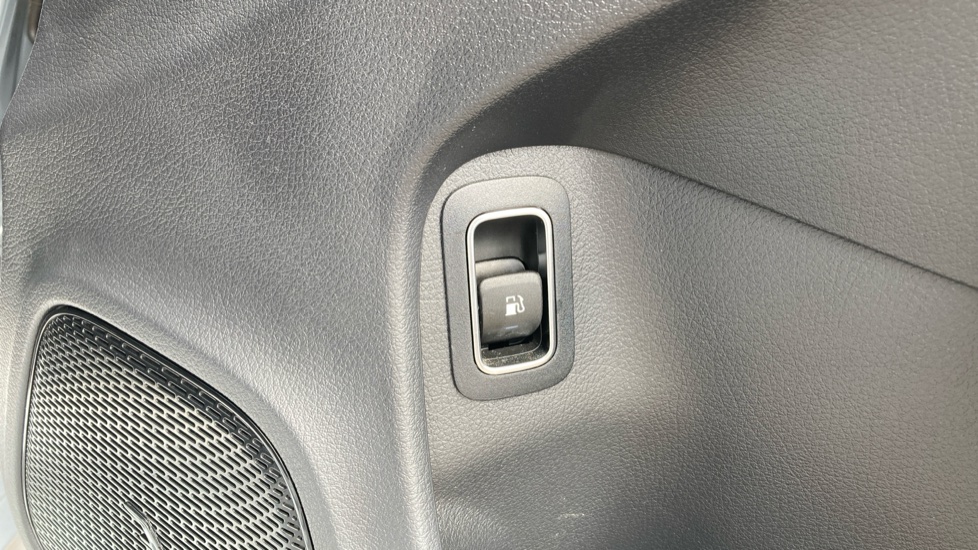 Mercedes-Benz CLA 250e AMG Line Premium 4dr Tip Auto Saloon - Image 32
