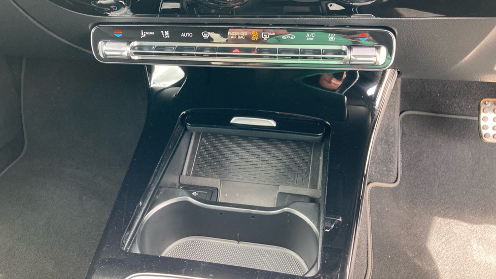 Mercedes-Benz CLA 250e AMG Line Premium 4dr Tip Auto Saloon - Image 40