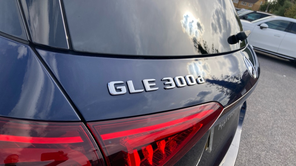 Mercedes-Benz GLE 300d 4Matic AMG Line Prem 5dr 9G-Tronic [7 St] Diesel Estate - Image 26