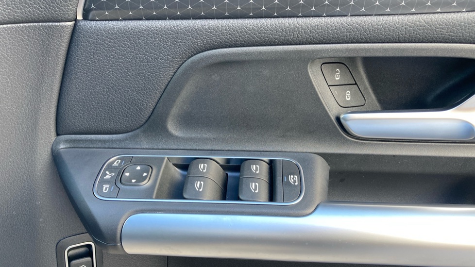 Mercedes-Benz Eqa 250+ 140kW Sport Executive 70.5kWh 5dr Auto Electric Hatchback - Image 30