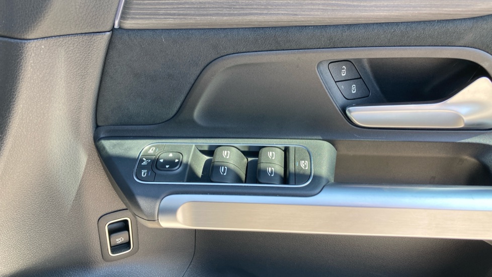Mercedes-Benz Eqb 300 4M 168kW AMG Line Premium 66.5kWh 5dr Auto Electric Estate - Image 34