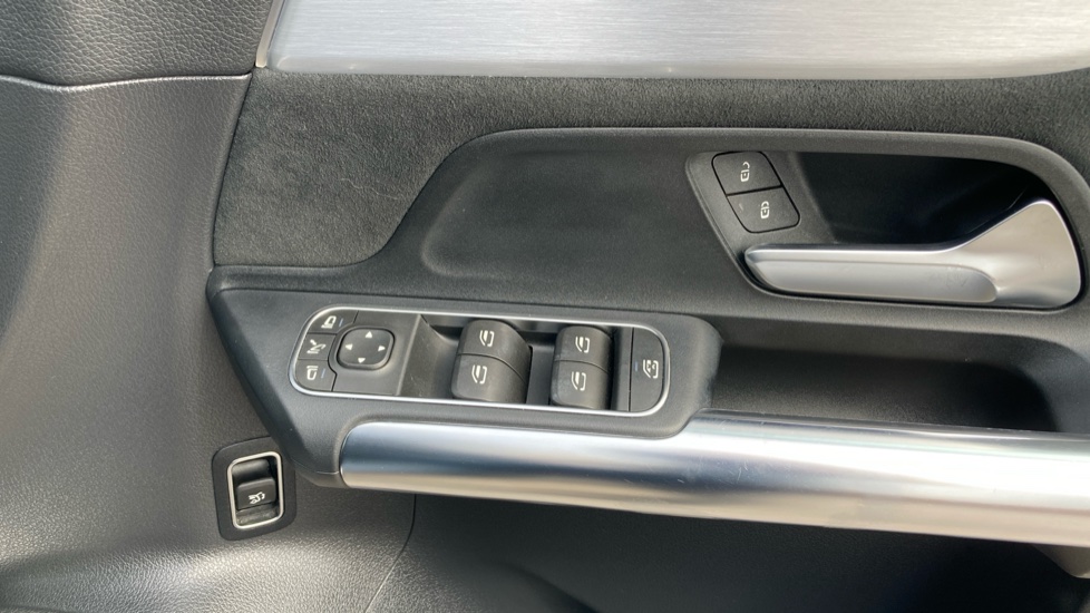 Mercedes-Benz Eqa 250 140kW AMG Line 66.5kWh 5dr Auto Electric Hatchback - Image 32