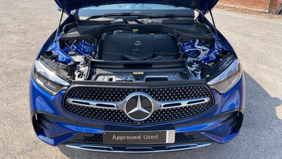Mercedes-Benz GLC 300e 4Matic AMG Line Premium 5dr 9G-Tronic Estate - Image 8