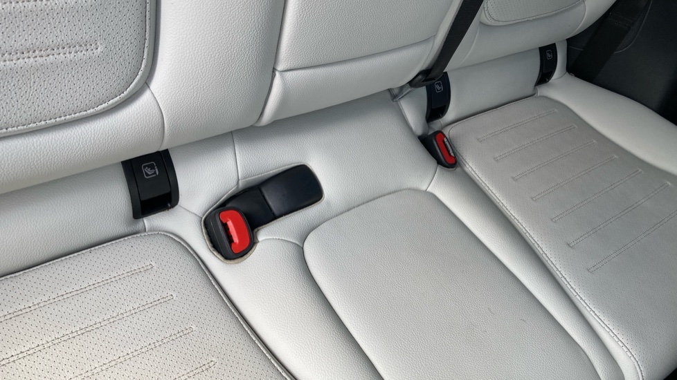Mercedes-Benz GLC 300e 4Matic AMG Line Premium 5dr 9G-Tronic Estate - Image 17