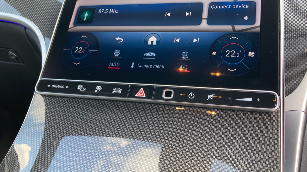 Mercedes-Benz GLC 300e 4Matic AMG Line Premium 5dr 9G-Tronic Estate - Image 39
