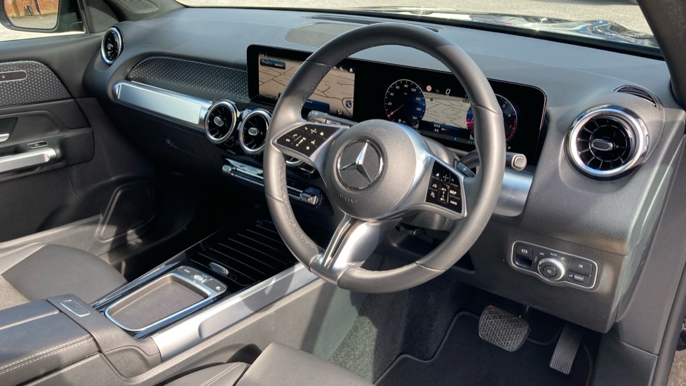 Mercedes-Benz GLB 200 Sport Executive 5dr 7G-Tronic Petrol Estate - Image 11