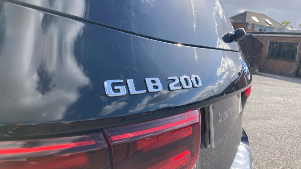 Mercedes-Benz GLB 200 Sport Executive 5dr 7G-Tronic Petrol Estate - Image 23