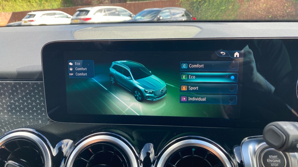 Mercedes-Benz GLB 200 Sport Executive 5dr 7G-Tronic Petrol Estate - Image 41