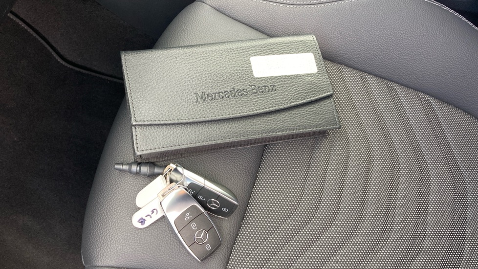 Mercedes-Benz GLB 200 Sport Executive 5dr 7G-Tronic Petrol Estate - Image 19