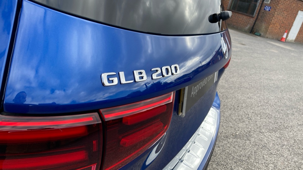 Mercedes-Benz GLB 200 Sport Executive 5dr 7G-Tronic Petrol Estate - Image 23