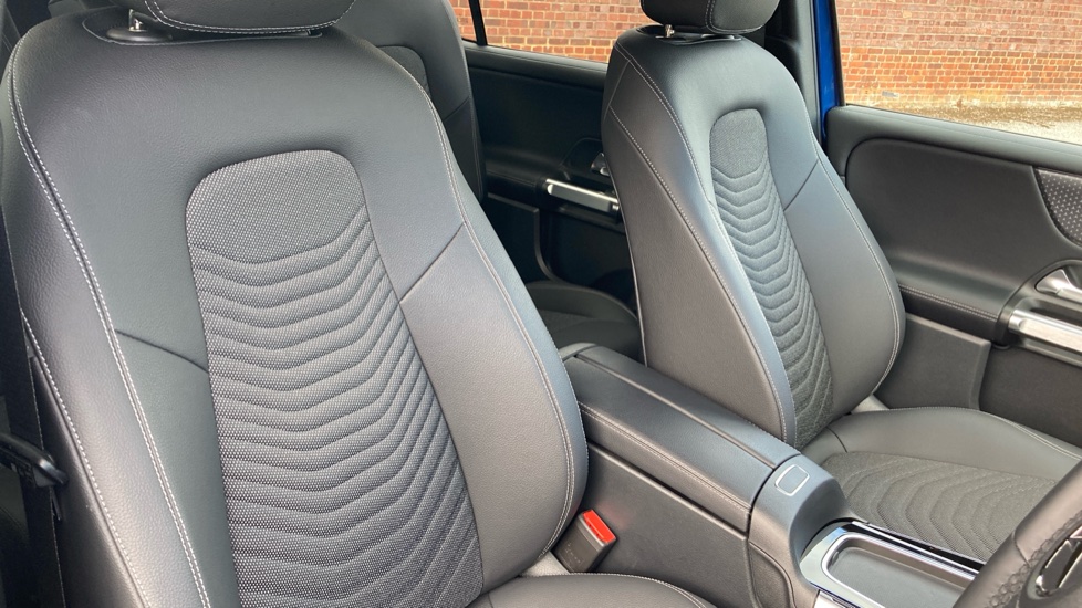 Mercedes-Benz GLB 200 Sport Executive 5dr 7G-Tronic Petrol Estate - Image 29