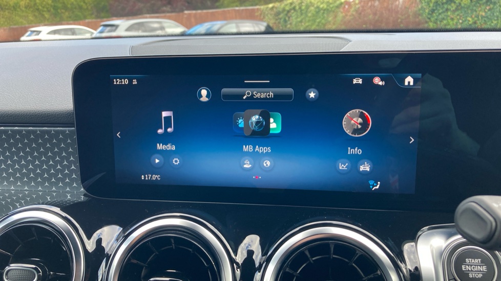 Mercedes-Benz GLB 200 Sport Executive 5dr 7G-Tronic Petrol Estate - Image 44