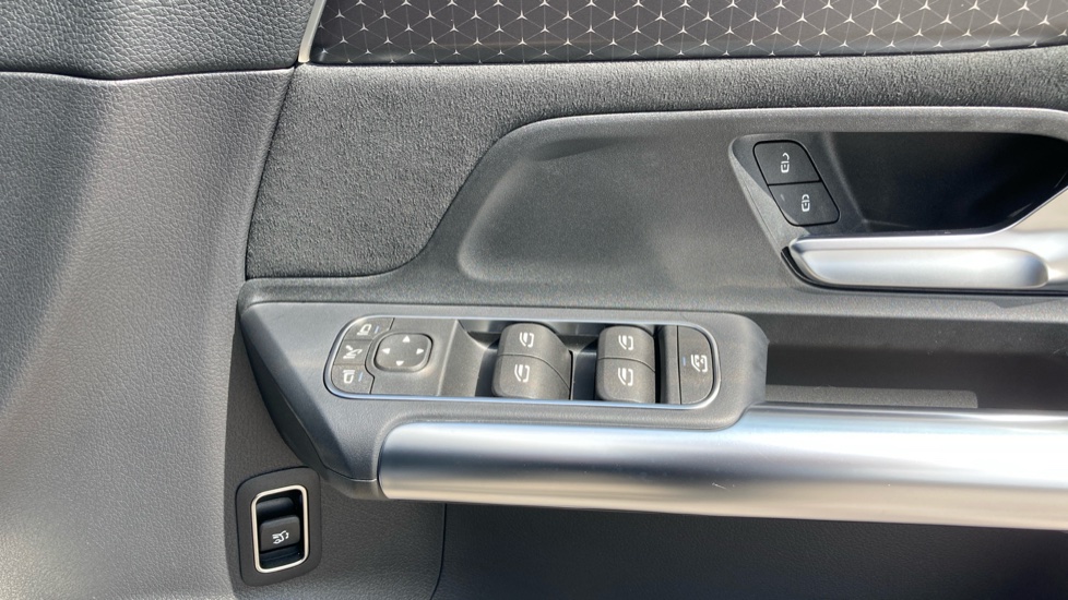 Mercedes-Benz Eqa 250+ 140kW Urban Edition 70.5kWh 5dr Auto Electric Hatchback - Image 32