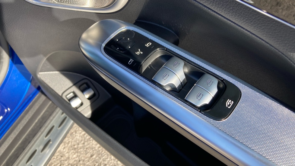 Mercedes-Benz GLC 300e 4Matic AMG Line Prem Plus 5dr 9G-Tronic Estate - Image 31