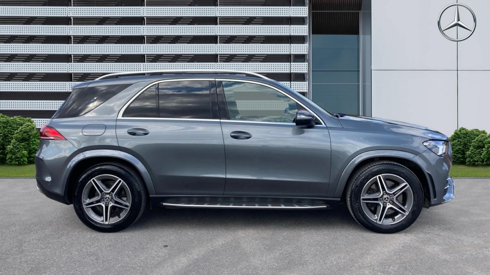 Mercedes-Benz GLE 300d 272 4Matic AMG Line 5dr 9G-Tronic Diesel Estate - Image 5