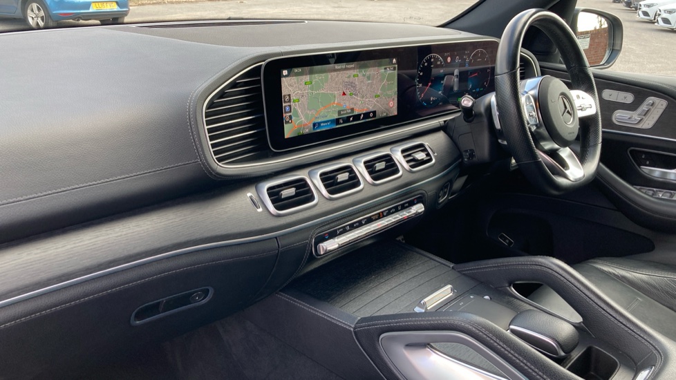Mercedes-Benz GLE 300d 272 4Matic AMG Line 5dr 9G-Tronic Diesel Estate - Image 9