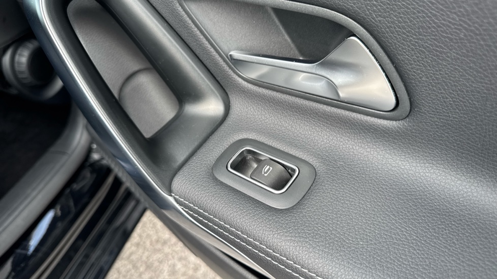 Mercedes-Benz A-Class A200 Sport Executive 5dr Auto Petrol Hatchback - Image 32