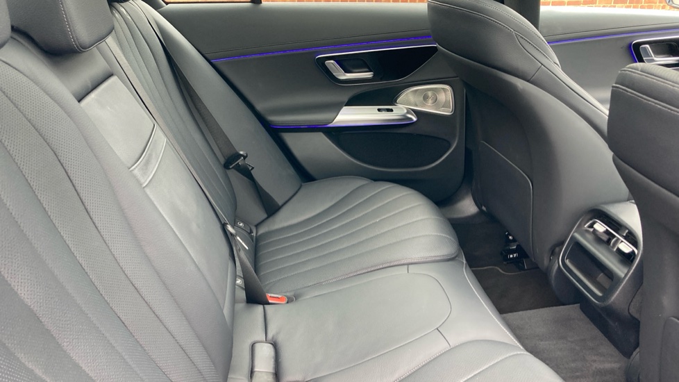 Mercedes-Benz E-Class E200 AMG Line Premium 4dr 9G-Tronic Petrol Saloon - Image 16