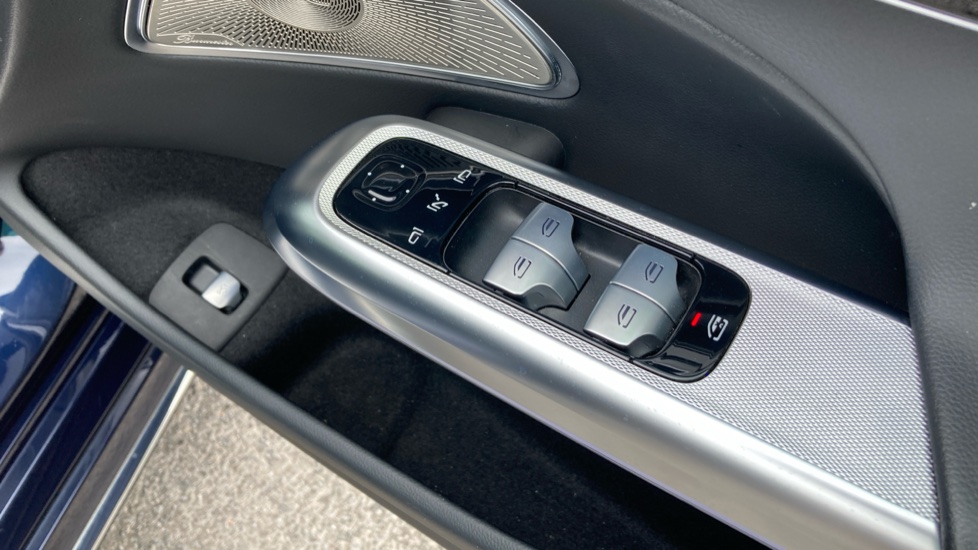 Mercedes-Benz E-Class E200 AMG Line Premium 4dr 9G-Tronic Petrol Saloon - Image 32