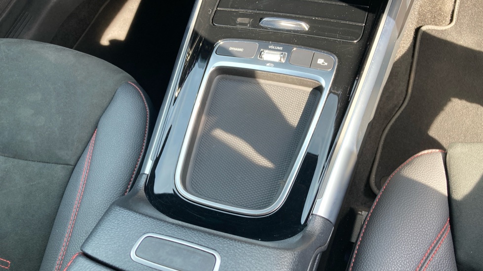 Mercedes-Benz GLB 200 AMG Line Executive 5dr 7G-Tronic Petrol Estate - Image 40