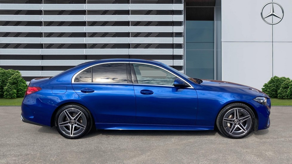 Mercedes-Benz C-Class C200 AMG Line 4dr 9G-Tronic Petrol Saloon - Image 5