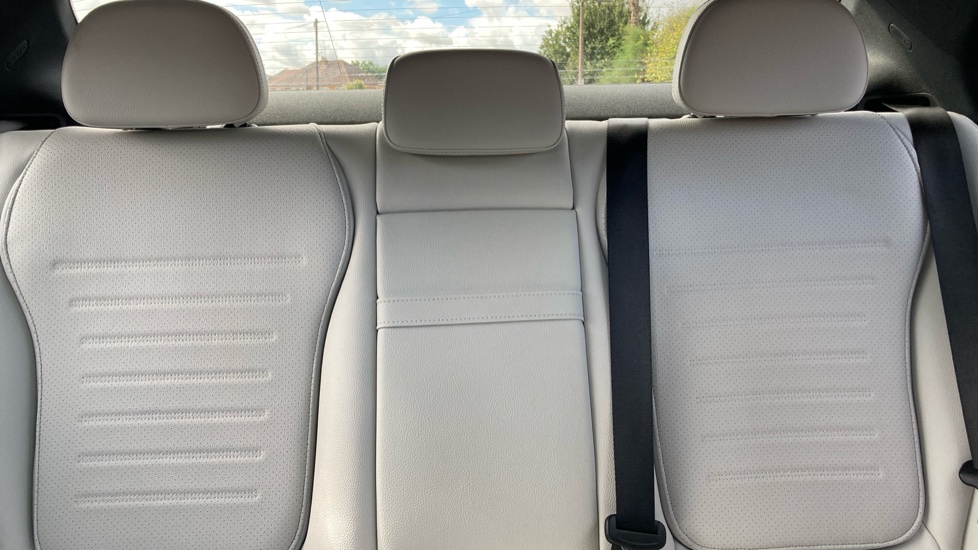 Mercedes-Benz C-Class C200 AMG Line 4dr 9G-Tronic Petrol Saloon - Image 15