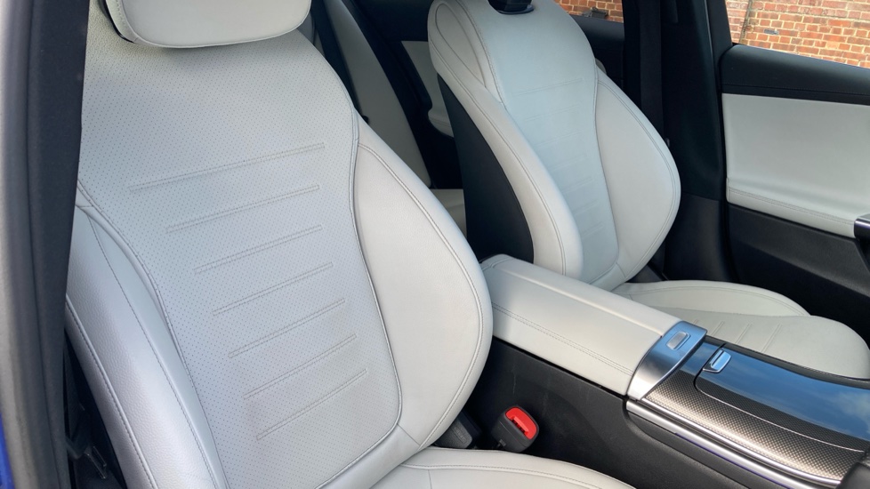 Mercedes-Benz C-Class C200 AMG Line 4dr 9G-Tronic Petrol Saloon - Image 27