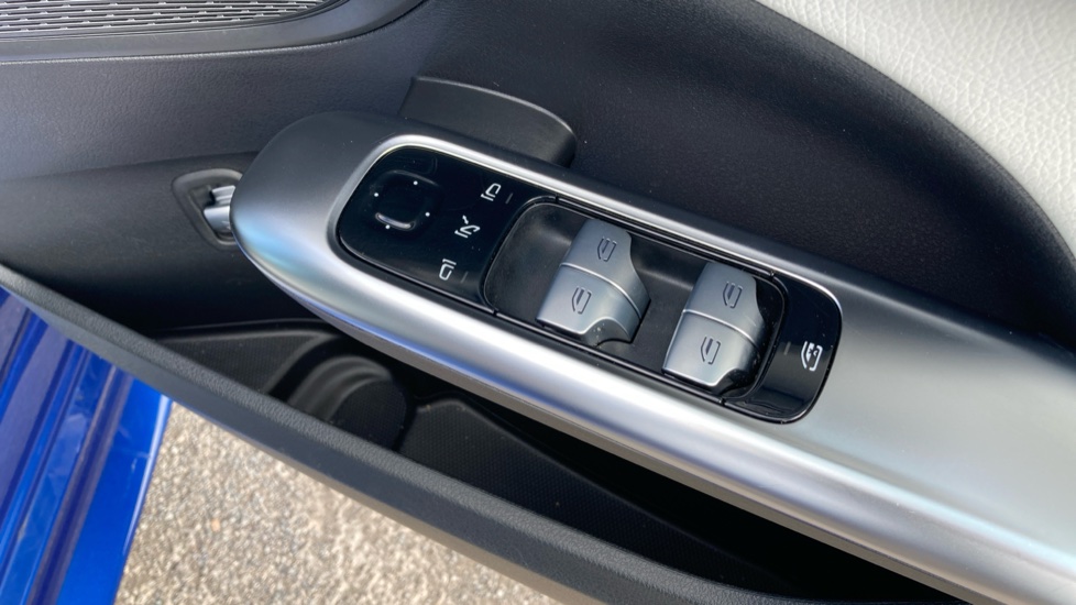 Mercedes-Benz C-Class C200 AMG Line 4dr 9G-Tronic Petrol Saloon - Image 29