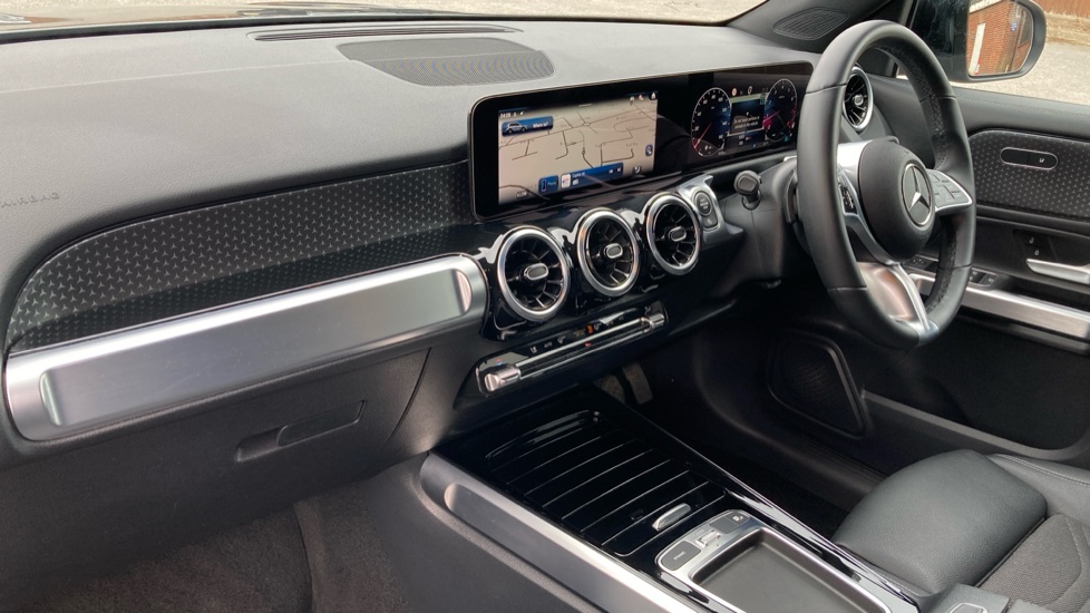 Mercedes-Benz GLB 200 Sport Executive 5dr 7G-Tronic Petrol Estate - Image 9