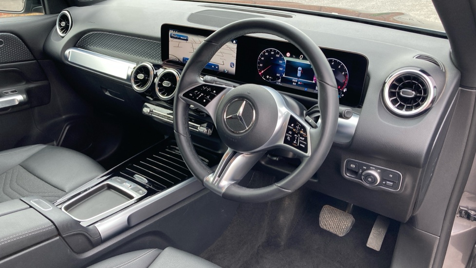 Mercedes-Benz GLB 200 Sport Executive 5dr 7G-Tronic Petrol Estate - Image 11