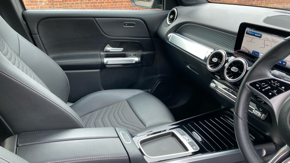 Mercedes-Benz GLB 200 Sport Executive 5dr 7G-Tronic Petrol Estate - Image 14